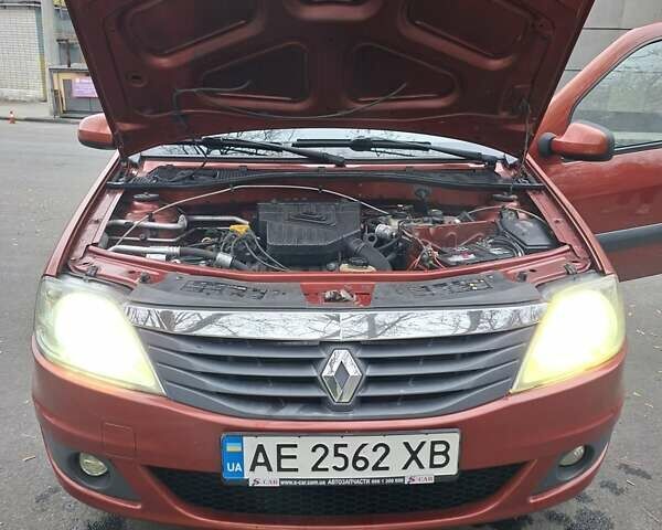 Червоний Рено Логан МСВ, об'ємом двигуна 1.6 л та пробігом 330 тис. км за 5500 $, фото 28 на Automoto.ua