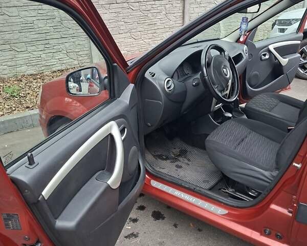 Червоний Рено Логан МСВ, об'ємом двигуна 1.6 л та пробігом 330 тис. км за 5500 $, фото 24 на Automoto.ua