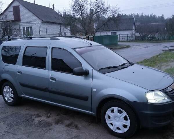 Серый Рено Логан МСВ, объемом двигателя 1.6 л и пробегом 195 тыс. км за 5800 $, фото 1 на Automoto.ua