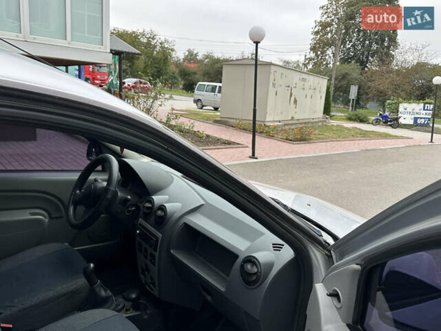 Серый Рено Логан МСВ, объемом двигателя 1.6 л и пробегом 96 тыс. км за 5900 $, фото 17 на Automoto.ua