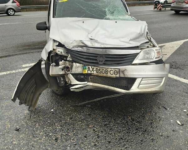 Серый Рено Логан МСВ, объемом двигателя 1.5 л и пробегом 202 тыс. км за 2300 $, фото 1 на Automoto.ua