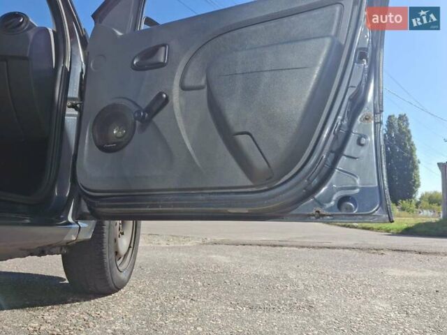 Серый Рено Логан МСВ, объемом двигателя 1.6 л и пробегом 216 тыс. км за 4700 $, фото 15 на Automoto.ua