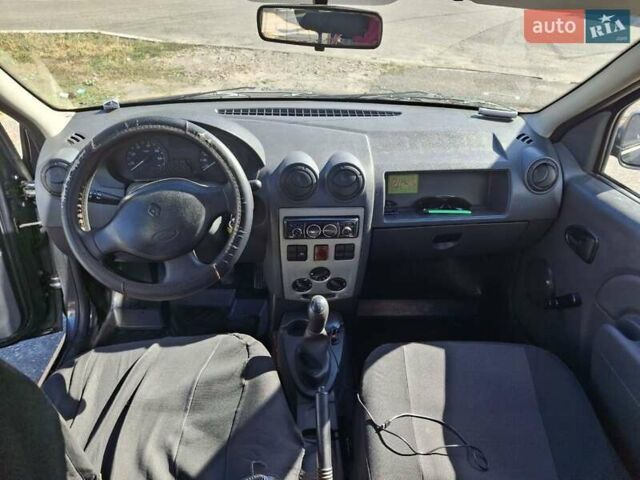 Серый Рено Логан МСВ, объемом двигателя 1.6 л и пробегом 216 тыс. км за 4700 $, фото 21 на Automoto.ua