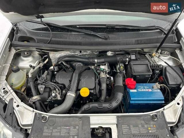 Серый Рено Логан МСВ, объемом двигателя 1.5 л и пробегом 165 тыс. км за 7999 $, фото 10 на Automoto.ua