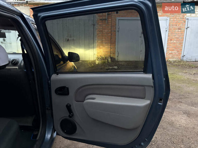 Синий Рено Логан МСВ, объемом двигателя 1.6 л и пробегом 196 тыс. км за 6300 $, фото 17 на Automoto.ua