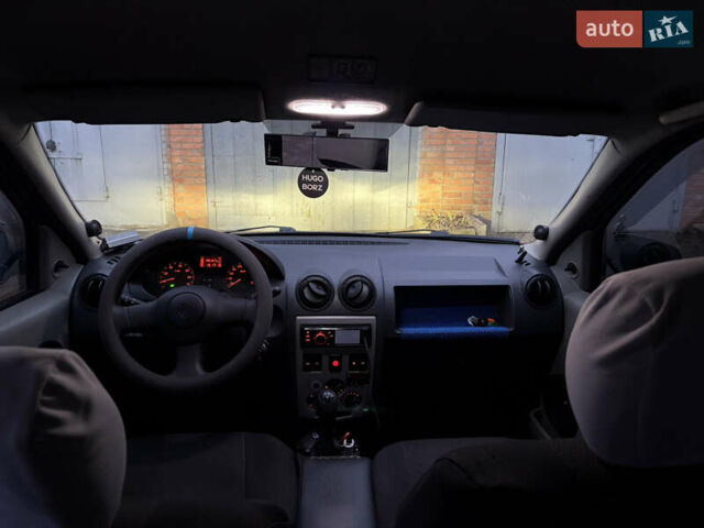 Синий Рено Логан МСВ, объемом двигателя 1.6 л и пробегом 196 тыс. км за 6300 $, фото 16 на Automoto.ua