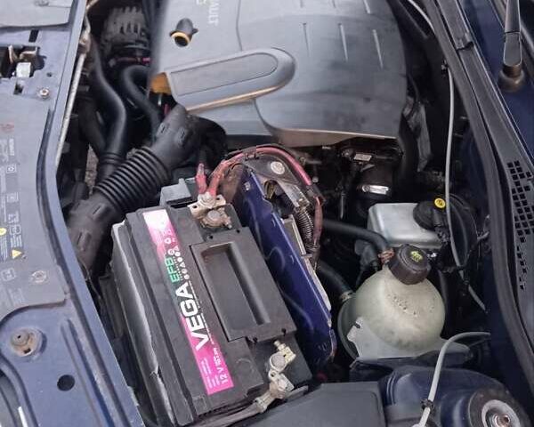 Синий Рено Логан МСВ, объемом двигателя 1.5 л и пробегом 257 тыс. км за 5400 $, фото 6 на Automoto.ua