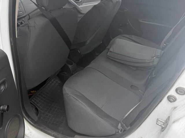 Белый Рено Логан, объемом двигателя 1.5 л и пробегом 320 тыс. км за 4500 $, фото 9 на Automoto.ua