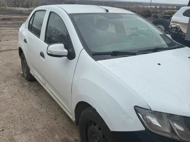 Белый Рено Логан, объемом двигателя 1.5 л и пробегом 320 тыс. км за 4500 $, фото 3 на Automoto.ua