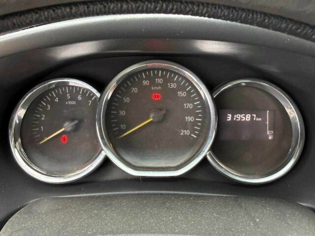 Белый Рено Логан, объемом двигателя 1.5 л и пробегом 320 тыс. км за 4500 $, фото 7 на Automoto.ua