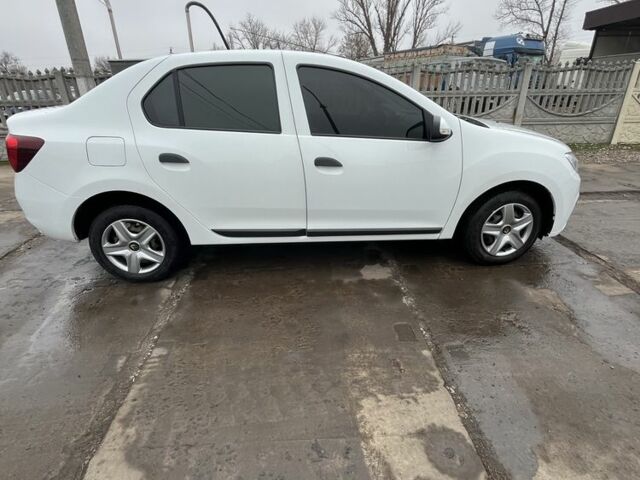 Білий Рено Логан, об'ємом двигуна 1 л та пробігом 120 тис. км за 7500 $, фото 2 на Automoto.ua