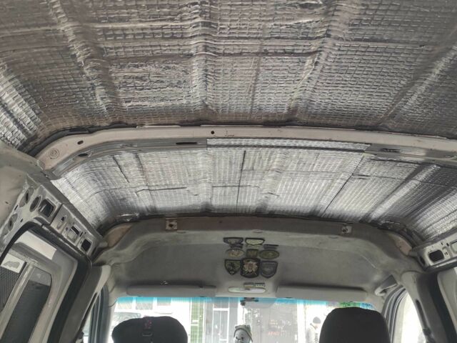 Белый Рено Логан, объемом двигателя 1.6 л и пробегом 1 тыс. км за 2800 $, фото 3 на Automoto.ua