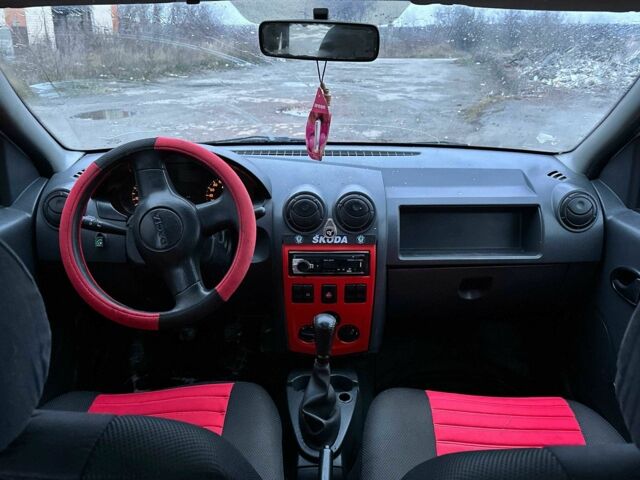 Білий Рено Логан, об'ємом двигуна 1.4 л та пробігом 300 тис. км за 1699 $, фото 10 на Automoto.ua