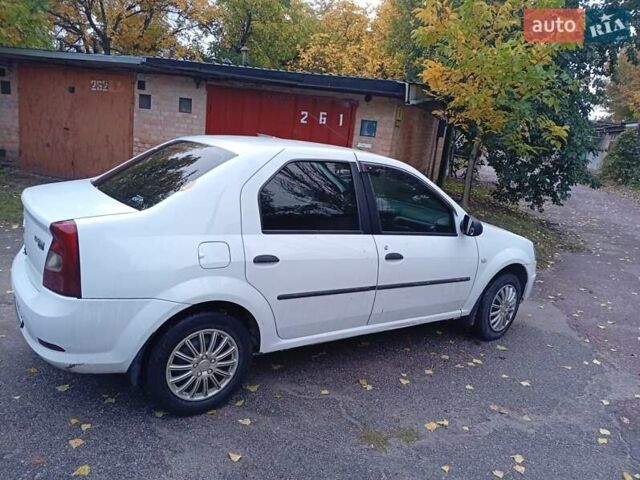 Белый Рено Логан, объемом двигателя 1.4 л и пробегом 300 тыс. км за 3500 $, фото 9 на Automoto.ua