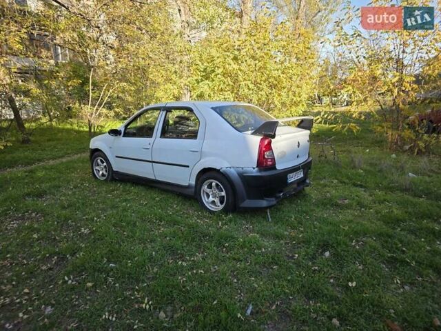 Білий Рено Логан, об'ємом двигуна 1.39 л та пробігом 770 тис. км за 2500 $, фото 1 на Automoto.ua