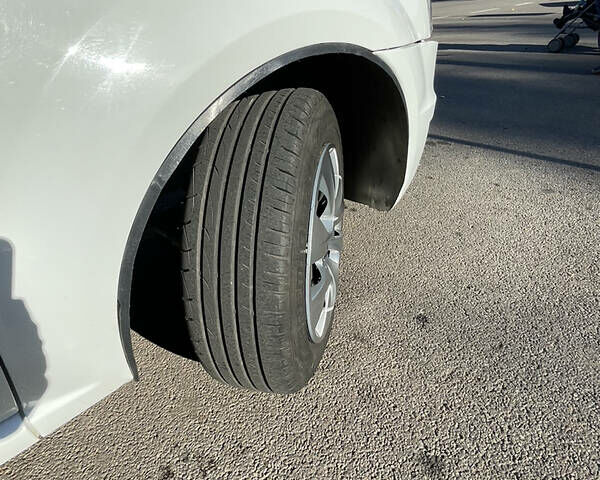 Білий Рено Логан, об'ємом двигуна 1.4 л та пробігом 82 тис. км за 5150 $, фото 10 на Automoto.ua