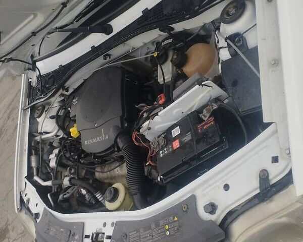 Белый Рено Логан, объемом двигателя 1.39 л и пробегом 280 тыс. км за 3500 $, фото 15 на Automoto.ua