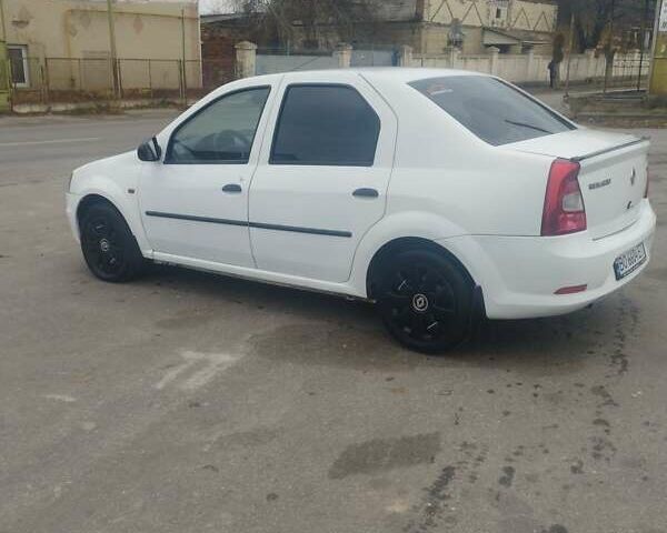 Белый Рено Логан, объемом двигателя 1.39 л и пробегом 280 тыс. км за 3500 $, фото 2 на Automoto.ua