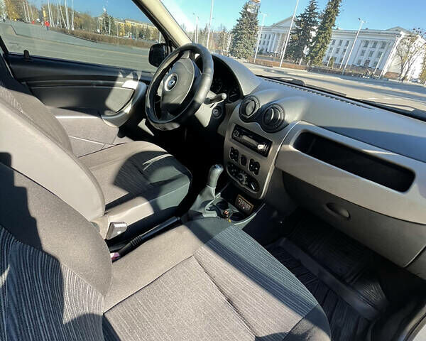 Білий Рено Логан, об'ємом двигуна 1.4 л та пробігом 82 тис. км за 5150 $, фото 17 на Automoto.ua