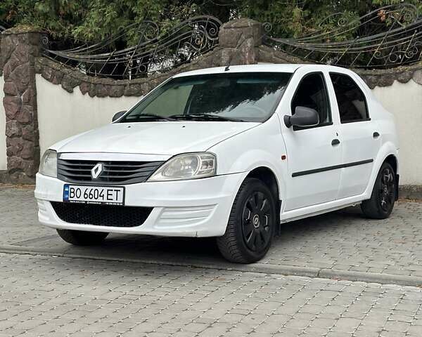 Белый Рено Логан, объемом двигателя 1.39 л и пробегом 387 тыс. км за 2499 $, фото 4 на Automoto.ua