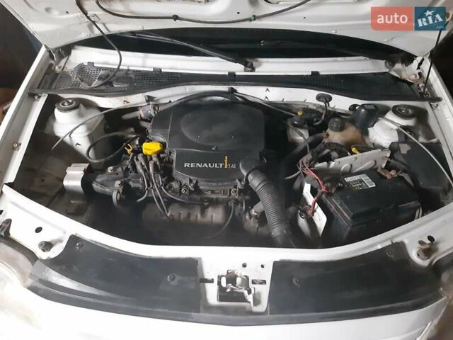 Белый Рено Логан, объемом двигателя 1.39 л и пробегом 276 тыс. км за 2950 $, фото 6 на Automoto.ua