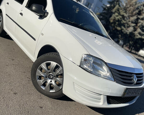 Білий Рено Логан, об'ємом двигуна 1.4 л та пробігом 82 тис. км за 5150 $, фото 1 на Automoto.ua