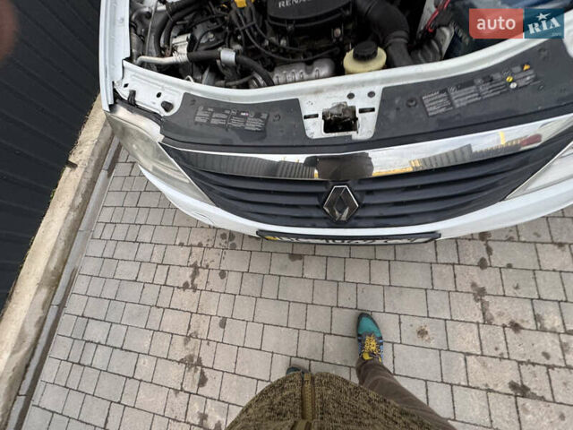 Білий Рено Логан, об'ємом двигуна 1.39 л та пробігом 154 тис. км за 3700 $, фото 10 на Automoto.ua