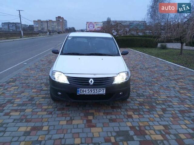 Белый Рено Логан, объемом двигателя 1.39 л и пробегом 170 тыс. км за 1999 $, фото 11 на Automoto.ua