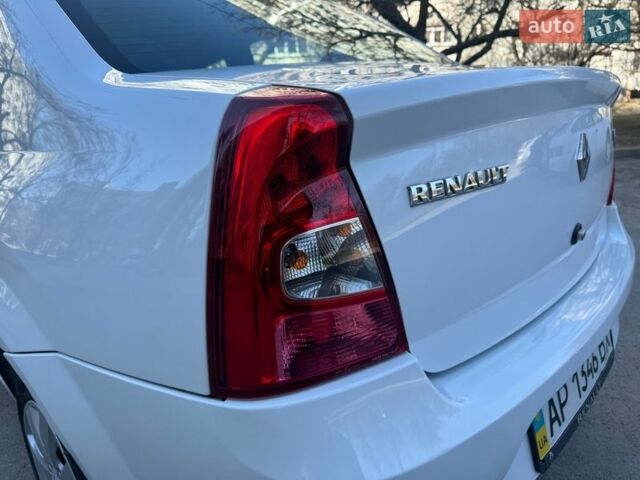 Белый Рено Логан, объемом двигателя 1.6 л и пробегом 81 тыс. км за 6150 $, фото 33 на Automoto.ua