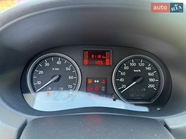 Белый Рено Логан, объемом двигателя 1.6 л и пробегом 81 тыс. км за 6150 $, фото 58 на Automoto.ua