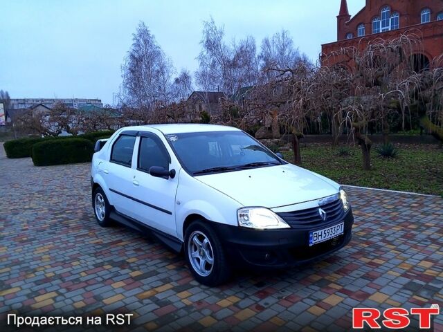 Білий Рено Логан, об'ємом двигуна 1.4 л та пробігом 170 тис. км за 1999 $, фото 4 на Automoto.ua