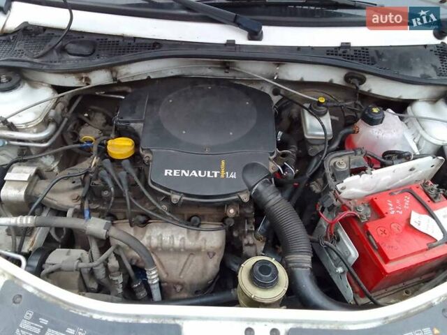 Белый Рено Логан, объемом двигателя 1.39 л и пробегом 274 тыс. км за 3300 $, фото 1 на Automoto.ua