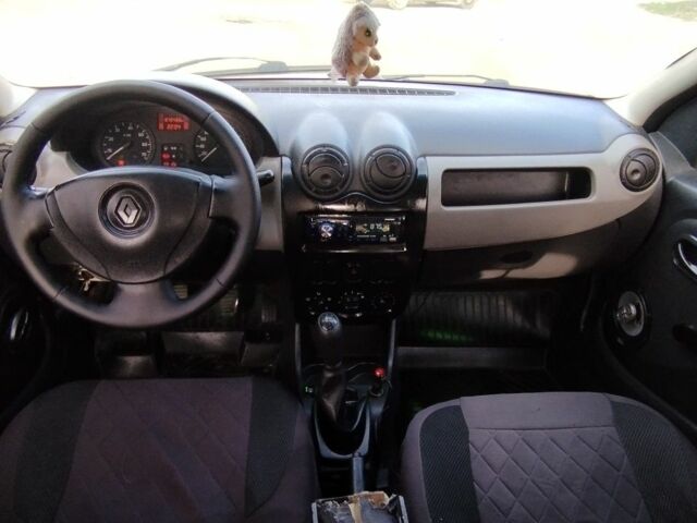 Белый Рено Логан, объемом двигателя 1.4 л и пробегом 670 тыс. км за 1750 $, фото 10 на Automoto.ua