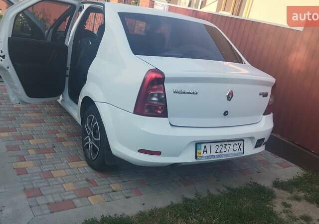 Белый Рено Логан, объемом двигателя 1.4 л и пробегом 333 тыс. км за 3900 $, фото 9 на Automoto.ua