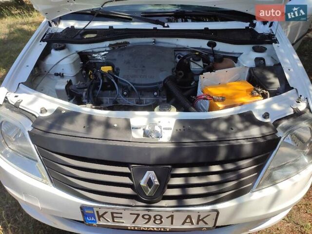 Белый Рено Логан, объемом двигателя 1.39 л и пробегом 260 тыс. км за 3650 $, фото 10 на Automoto.ua