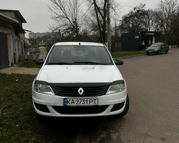Белый Рено Логан, объемом двигателя 1.39 л и пробегом 210 тыс. км за 2700 $, фото 1 на Automoto.ua