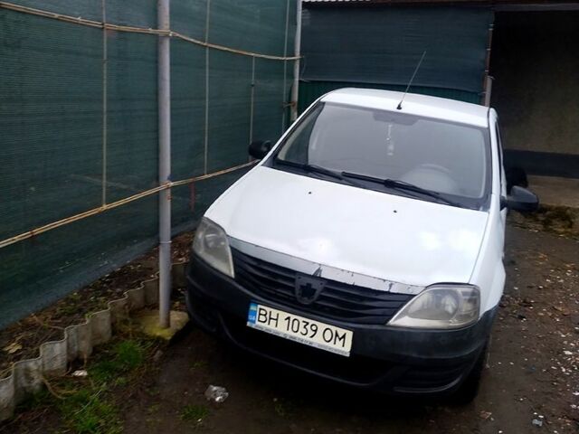Белый Рено Логан, объемом двигателя 1.4 л и пробегом 274 тыс. км за 2550 $, фото 2 на Automoto.ua
