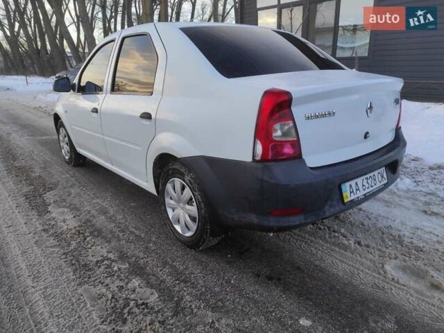 Білий Рено Логан, об'ємом двигуна 1.39 л та пробігом 260 тис. км за 3650 $, фото 2 на Automoto.ua