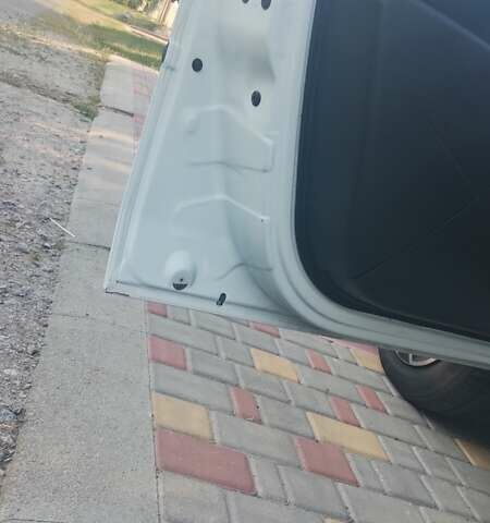 Белый Рено Логан, объемом двигателя 1.4 л и пробегом 333 тыс. км за 3900 $, фото 7 на Automoto.ua