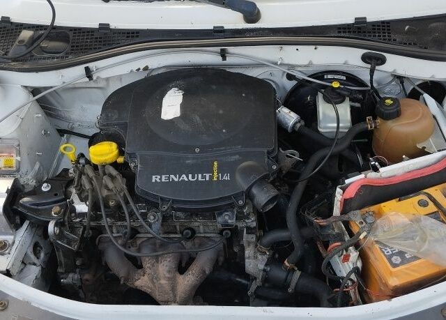 Белый Рено Логан, объемом двигателя 1.4 л и пробегом 670 тыс. км за 1750 $, фото 14 на Automoto.ua