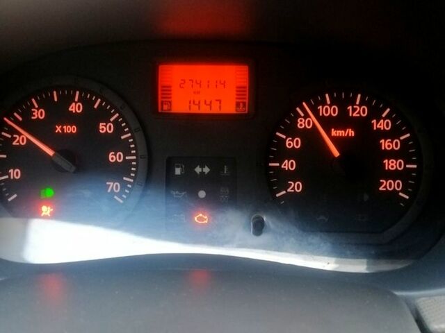 Белый Рено Логан, объемом двигателя 1.4 л и пробегом 274 тыс. км за 2550 $, фото 5 на Automoto.ua