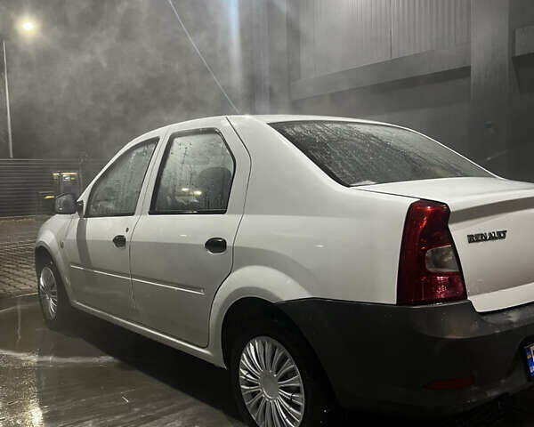 Рено Логан 2011 в Житомире на Automoto.ua Белый Рено Логан, объемом двигателя 1.39 л и пробегом 241 тыс. км за 2700 $, фото 4 на Automoto.ua