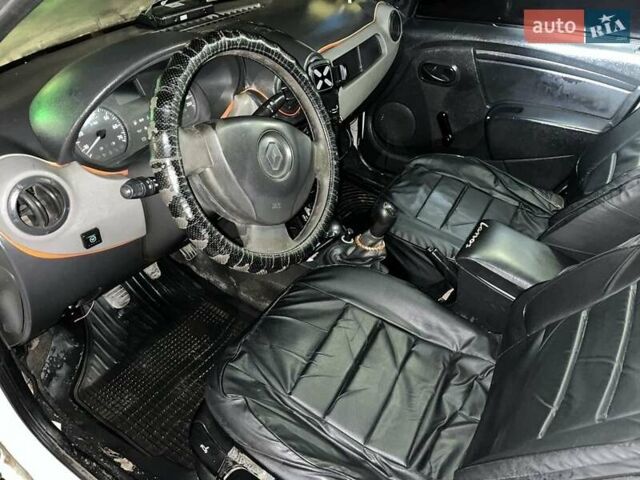 Белый Рено Логан, объемом двигателя 1.4 л и пробегом 349 тыс. км за 3500 $, фото 4 на Automoto.ua