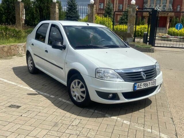 Белый Рено Логан, объемом двигателя 1.4 л и пробегом 164 тыс. км за 4500 $, фото 1 на Automoto.ua