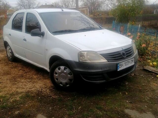 Белый Рено Логан, объемом двигателя 1.4 л и пробегом 274 тыс. км за 2550 $, фото 1 на Automoto.ua