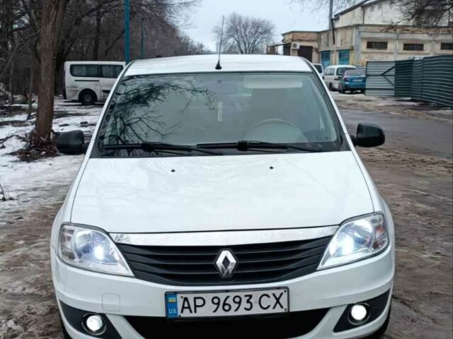 Белый Рено Логан, объемом двигателя 1.39 л и пробегом 229 тыс. км за 4400 $, фото 1 на Automoto.ua