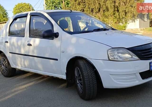 Белый Рено Логан, объемом двигателя 1.4 л и пробегом 168 тыс. км за 2999 $, фото 1 на Automoto.ua