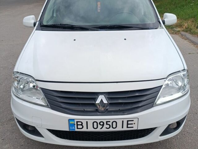Белый Рено Логан, объемом двигателя 1.4 л и пробегом 246 тыс. км за 2500 $, фото 1 на Automoto.ua