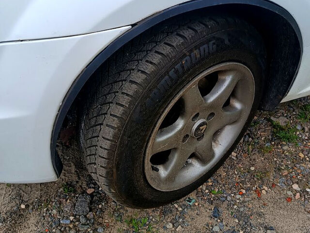 Белый Рено Логан, объемом двигателя 1.4 л и пробегом 165 тыс. км за 2700 $, фото 5 на Automoto.ua