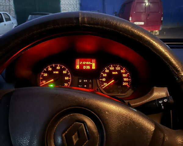 Белый Рено Логан, объемом двигателя 1.39 л и пробегом 210 тыс. км за 2700 $, фото 7 на Automoto.ua